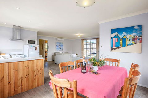 Omaroo Cottage Bruny Island - Accommodation Yamba 7