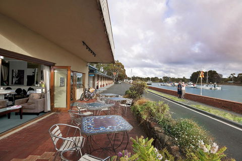 The Waterfront Wynyard - Accommodation Yamba 3
