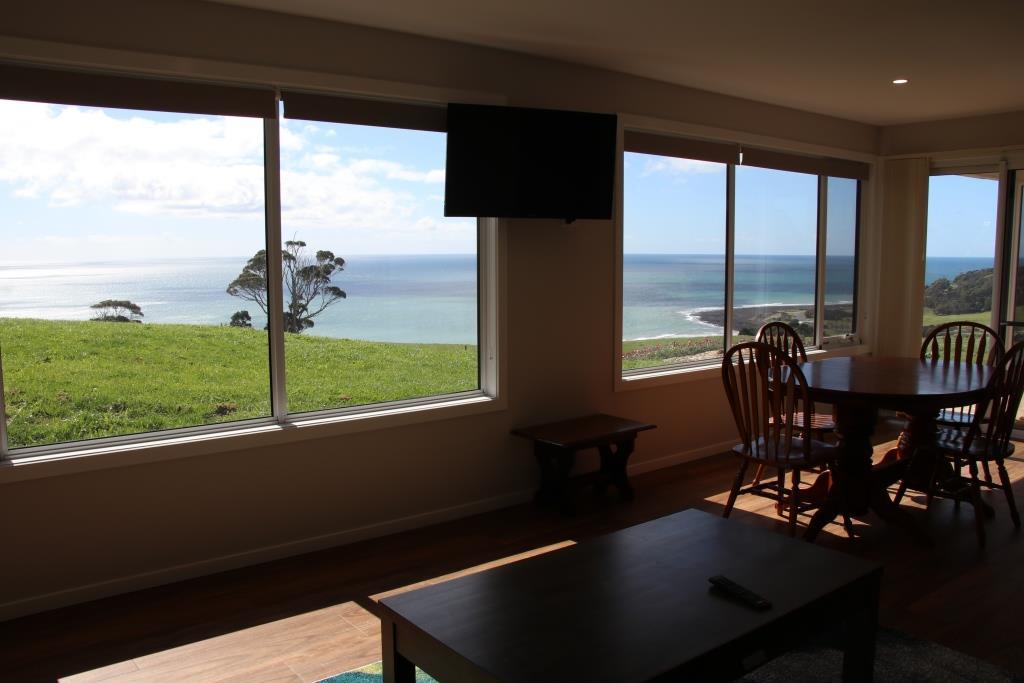 Penguin TAS Accommodation Yamba