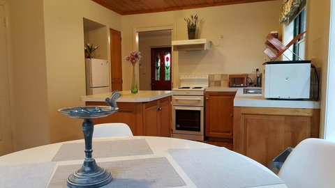 City Townhouse Walking Distance To City - Accommodation Yamba 9