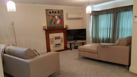 City Townhouse Walking Distance To City - Accommodation Yamba 5