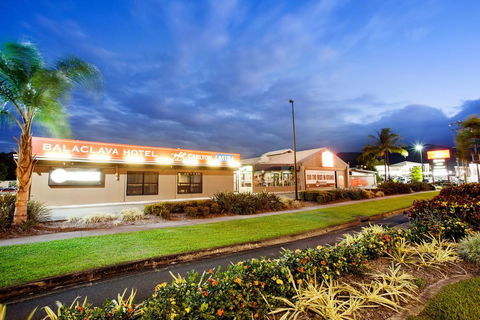 Nightcap At Balaclava Hotel - Accommodation Yamba 2