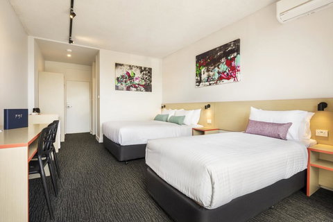 Nightcap At Waltzing Matilda Hotel - Accommodation Yamba 0