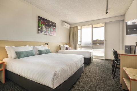 Nightcap At Waltzing Matilda Hotel - Accommodation Yamba 1