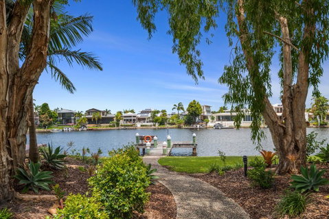 Noosa Entrance 2 Bedroom Garden Side Townhouse. - Accommodation Yamba 1