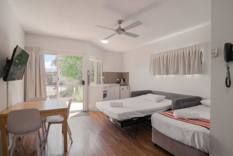 Noosa Sun Motel - Accommodation Yamba 2