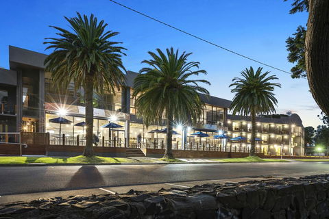 North Pier Hotel - Accommodation Yamba 0
