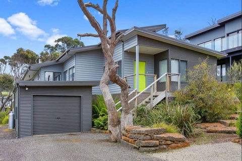 OCEAN ESCAPE - The Ultimate Luxury Beach House - Accommodation Yamba 1