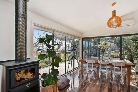 OCEAN ESCAPE - The Ultimate Luxury Beach House - Accommodation Yamba 0