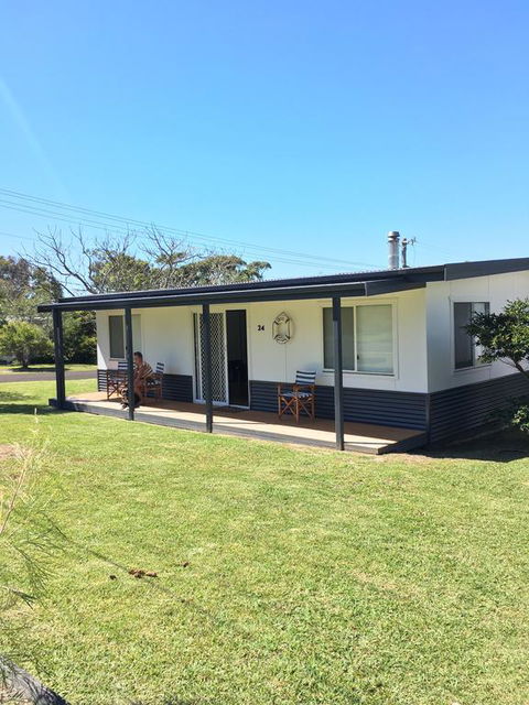 OceanWhispers Beach House - Accommodation Yamba 3