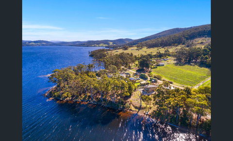 On The Huon River - Accommodation Yamba 2