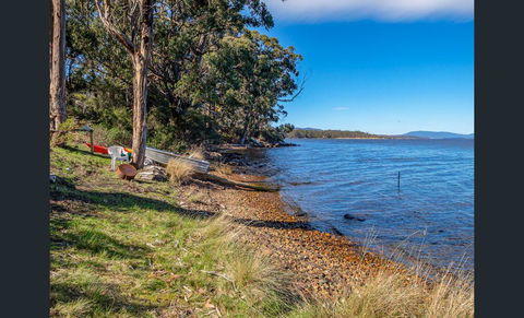 On The Huon River - Accommodation Yamba 1
