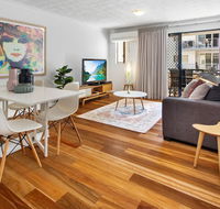 One-Bed Apartment With Balcony and Parking near CBD - Accommodation Yamba