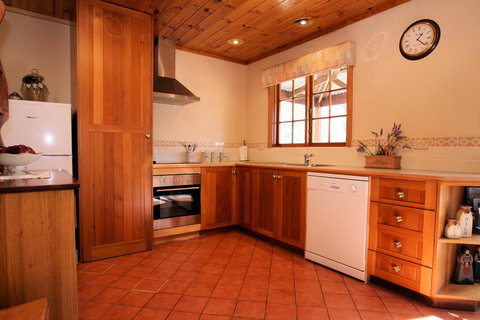 Otago Cottage - Accommodation Yamba 1