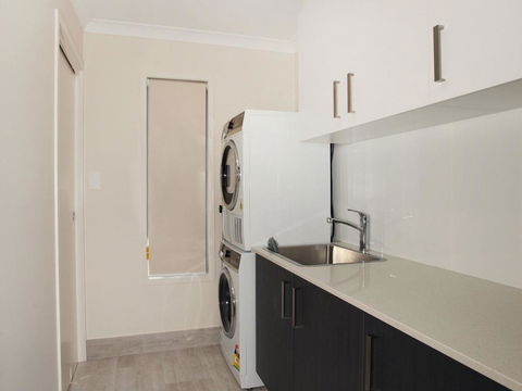 Palm 95 - Modern 4 BDRM Home With Pool - Accommodation Yamba 3