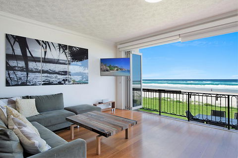 Palm Beach Beachfront Townhouse - Accommodation Yamba 1