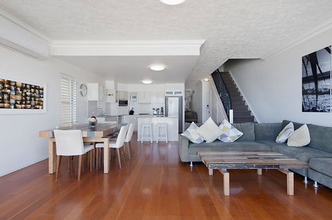 Palm Beach Beachfront Townhouse - Accommodation Yamba 2