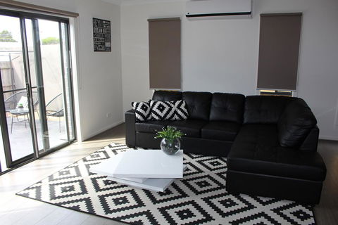 Palm Grove Beach House Dromana - Accommodation Yamba 3