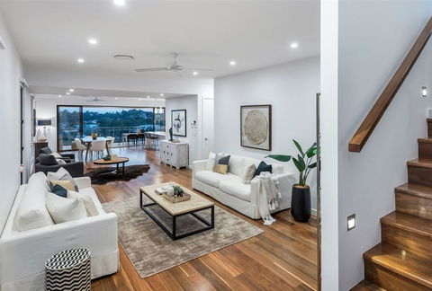 Panoramic Views Villa Birdwood Terrace 4 Bedroms - Toowong - Accommodation Yamba 3