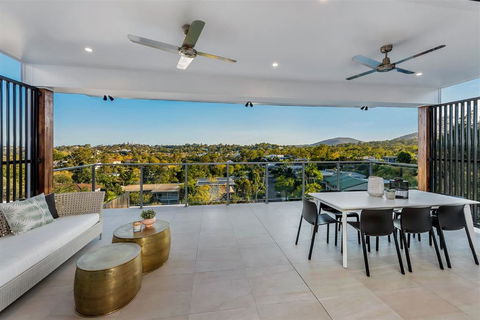Panoramic Views Villa Birdwood Terrace 4 Bedroms - Toowong - Accommodation Yamba 2
