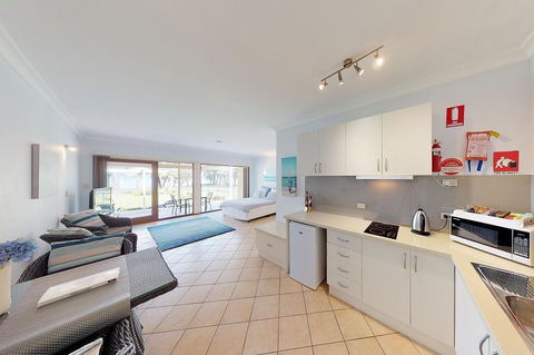 Paradise Beach Apartments - Accommodation Yamba 3