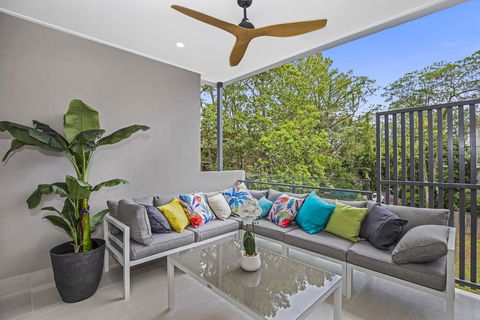 Park Avenue Luxe Townhouse Brand New Sleeps 9 - Accommodation Yamba 1