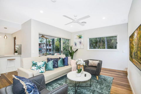 Park Avenue Townhouse Retreat Brisbane Sleeps 10 - Accommodation Yamba 3