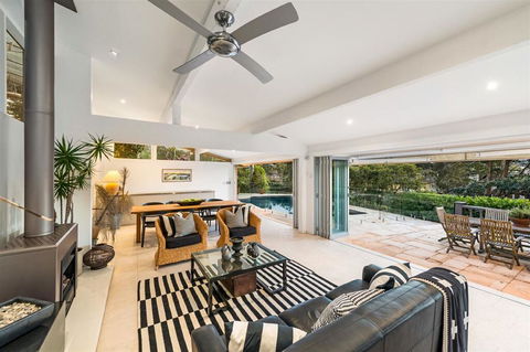 Peaceful And Mature Gardens With Panoramic Views - Accommodation Yamba 3