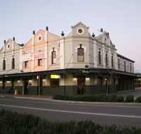 Peden's Hotel - Accommodation Yamba