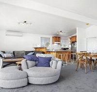 Penguin Cove - relax on the beach - Accommodation Yamba