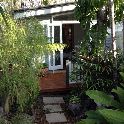 Petrie Garden Studio - Accommodation Yamba 0