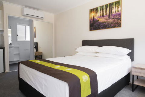 Petrie Mill Motel - Accommodation Yamba 0