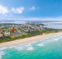 Pippi View 1 Bottom - across the road from the beach - Accommodation Yamba