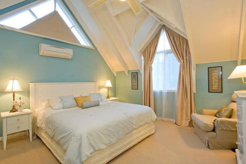 PLUM TREE COTTAGE - Spa Cottage With Woodfire - Accommodation Yamba 1