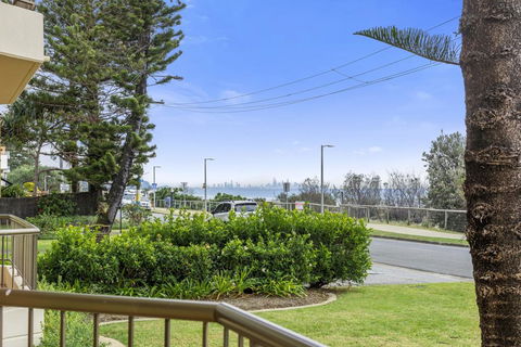 POINTVIEW LODGE, UNIT 1 - Accommodation Yamba 0