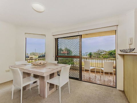 POINTVIEW LODGE, UNIT 2 - Accommodation Yamba 1