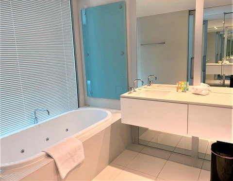 Private Apartments At Q1 - Accommodation Yamba 1