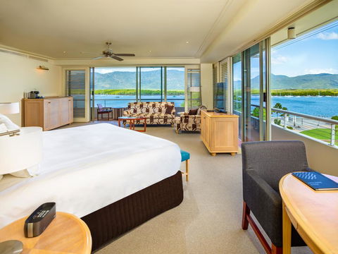 Pullman Reef Hotel Casino - Accommodation Yamba 2