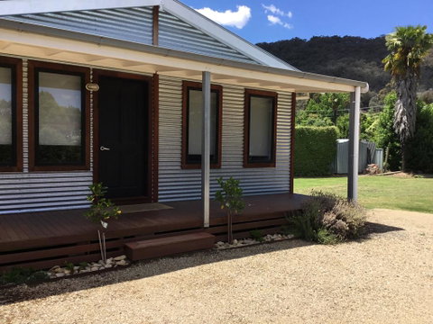 Rail Trail Cottage - Accommodation Yamba 0