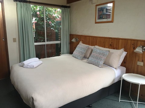 Railway Motel Myrtleford - Accommodation Yamba 0