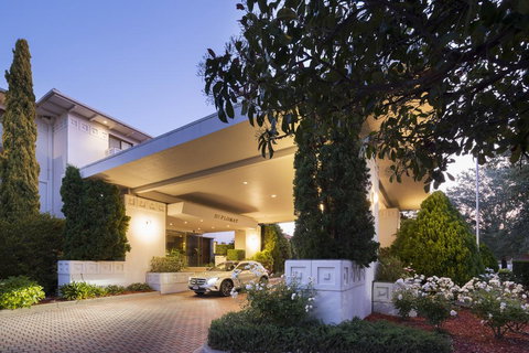 Ramada Diplomat Canberra - Accommodation Yamba 0