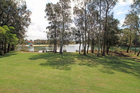 Ray Of Sunshine - Waterfront Reserve - Accommodation Yamba 0