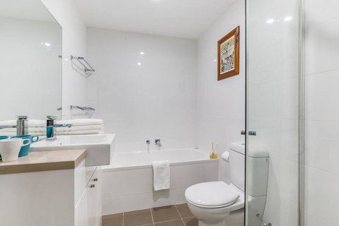 Relax In A Spacious & Modern Townhouse In Asquith - Accommodation Yamba 1