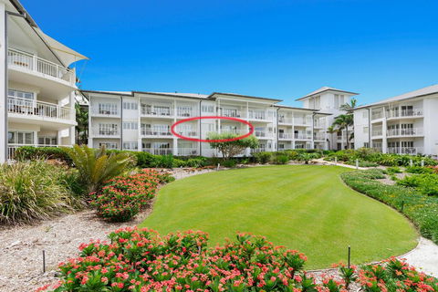 RESORT ON THE BEACH 5215 - OCEAN GLIMPSES - Accommodation Yamba 0