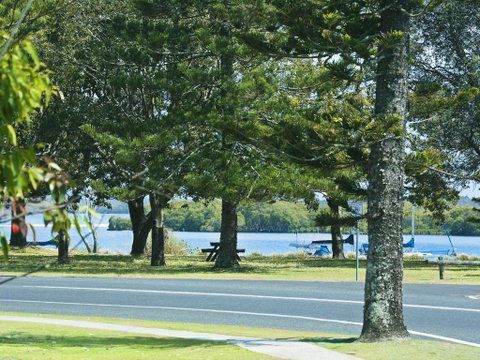 River Breeze 60 Wooli Street Yamba. Linen - Unlimited Wi-Fi Just Listed. - Accommodation Yamba 0