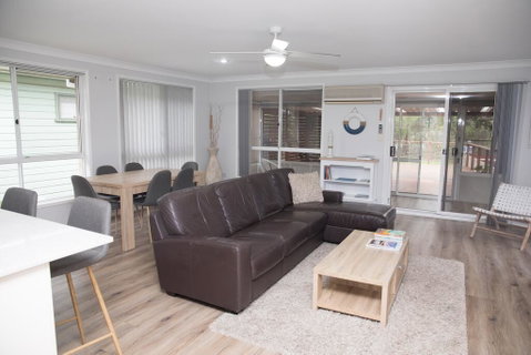 Riverside Haven - Boating, Fishing, Beach, Cafes In Walking Range - Accommodation Yamba 2