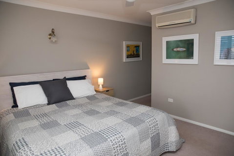 Riverside Haven - Boating, Fishing, Beach, Cafes In Walking Range - Accommodation Yamba 3