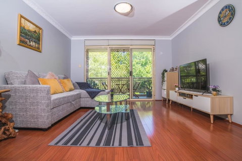 Rustic Hardwood 2 Bedroom Apartment In Randwick - Accommodation Yamba 0