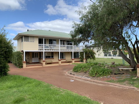 Salty Dayz - Accommodation Yamba 0