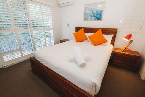 Sanctuary Lake Apartments - Accommodation Yamba 3